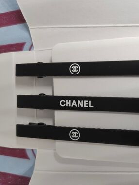 Black Logo Hair Clips Set